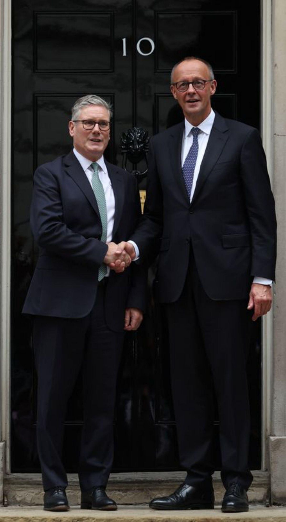 Starmer i Merz signen un tractat "històric" en immigració i defensa Starmer i Merz signen un tractat "històric" en immigració i defensa