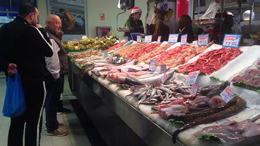 Los vendedores de pescado y mariscos aseguraron que &quot;los precios se mantuvieron ayer&quot;.