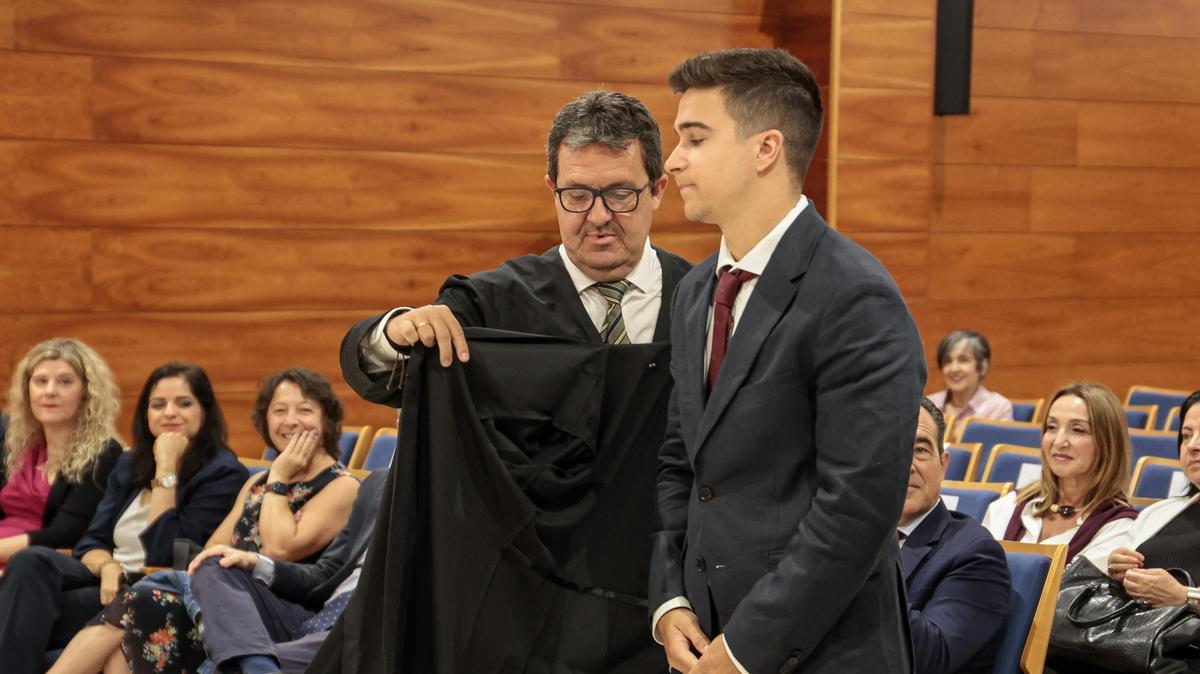 Acto de imposición de Togas y Juramento o Promesa de las colegiadas y colegiados incorporados en el último año al Ilustre Colegio Oficial de Procuradores de Alicante