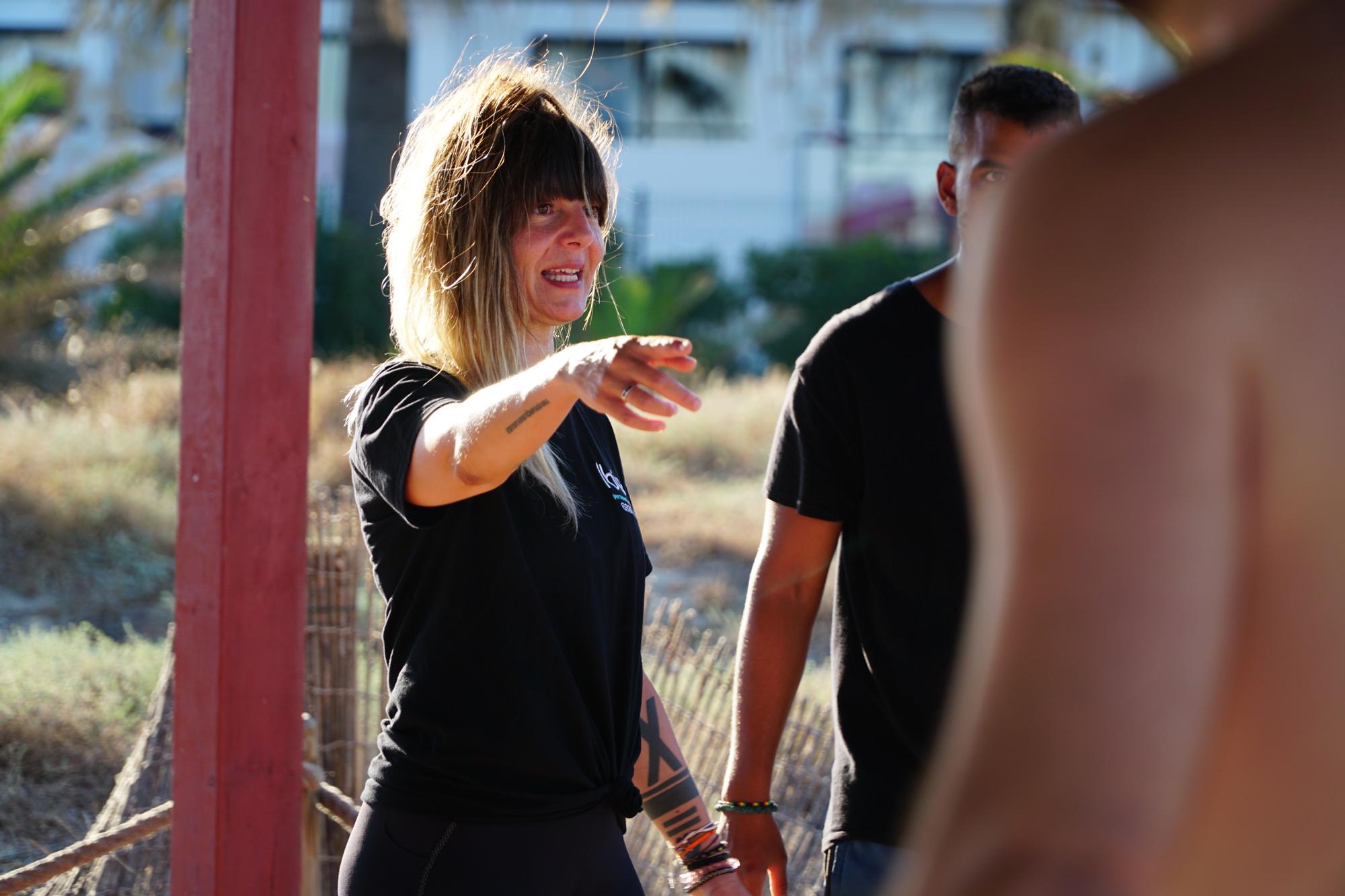 Las imágenes de la jornada de yoga en Ibiza contra la esclerósisl