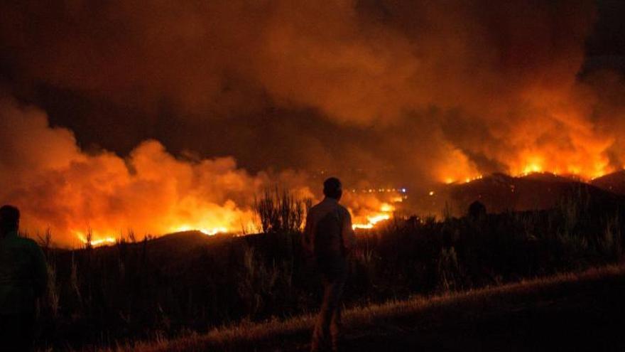 Estabilizados o controlados los grandes fuegos del fin de semana en Galicia tras quemar 750 hectáreas