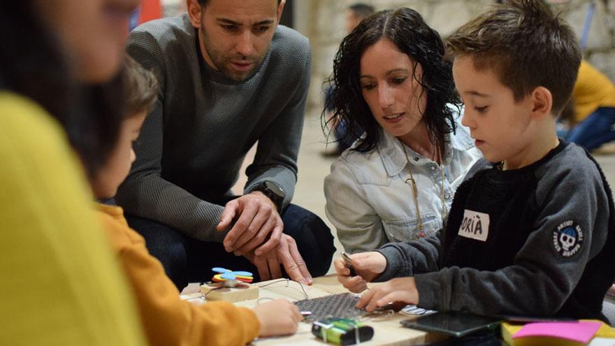 250 nens i nenes posen a prova les propostes de les estudiants d&#039;Educació Infantil d&#039;UManresa