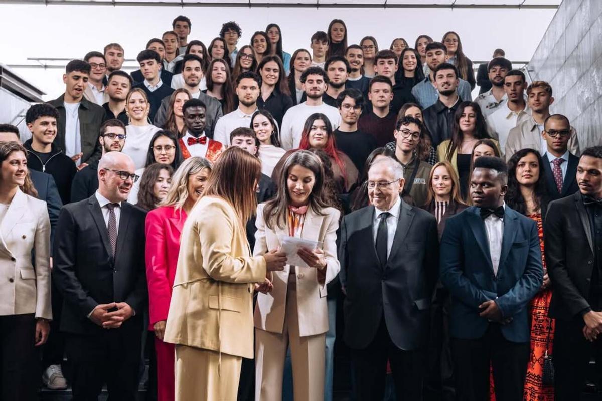 Dos jóvenes del programa Talento Joven de Lanzarote participan en un acto con la reina Letizia