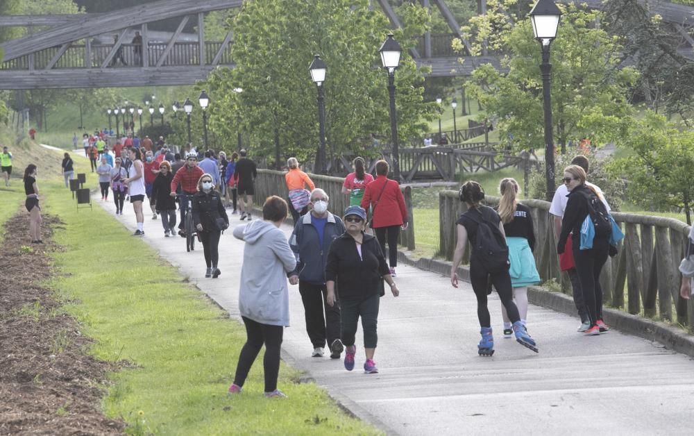 Oviedo se echa a la calle para hacer deporte en el primer día del desconfinamiento