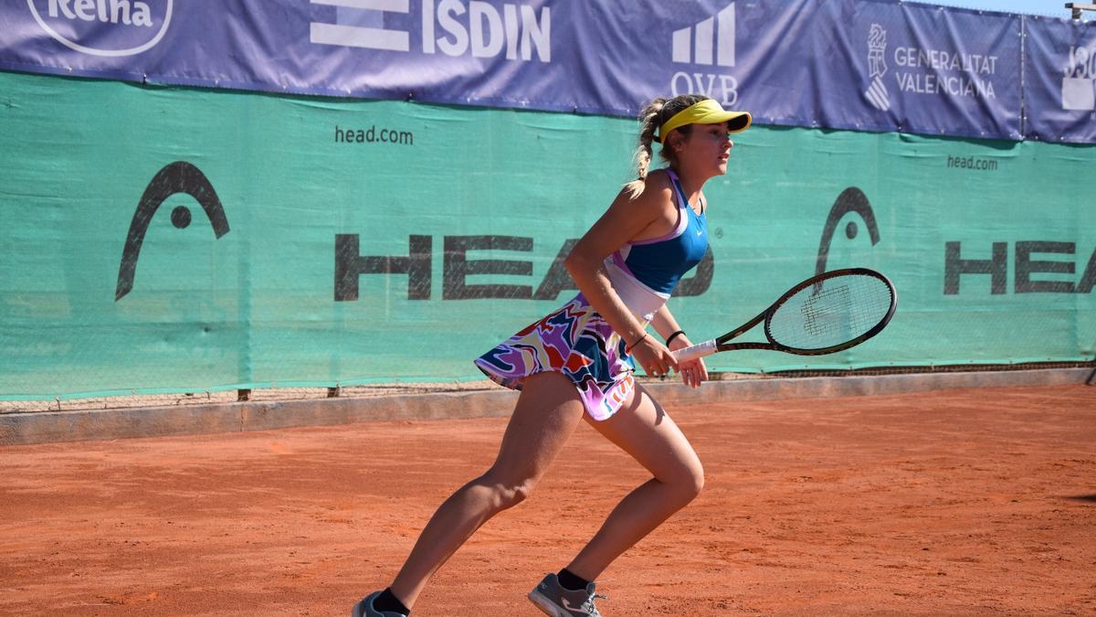 Claudia Ferrer  se impuso en otro duro partido a la holandesa Hansen por 7-6 y 6-3.