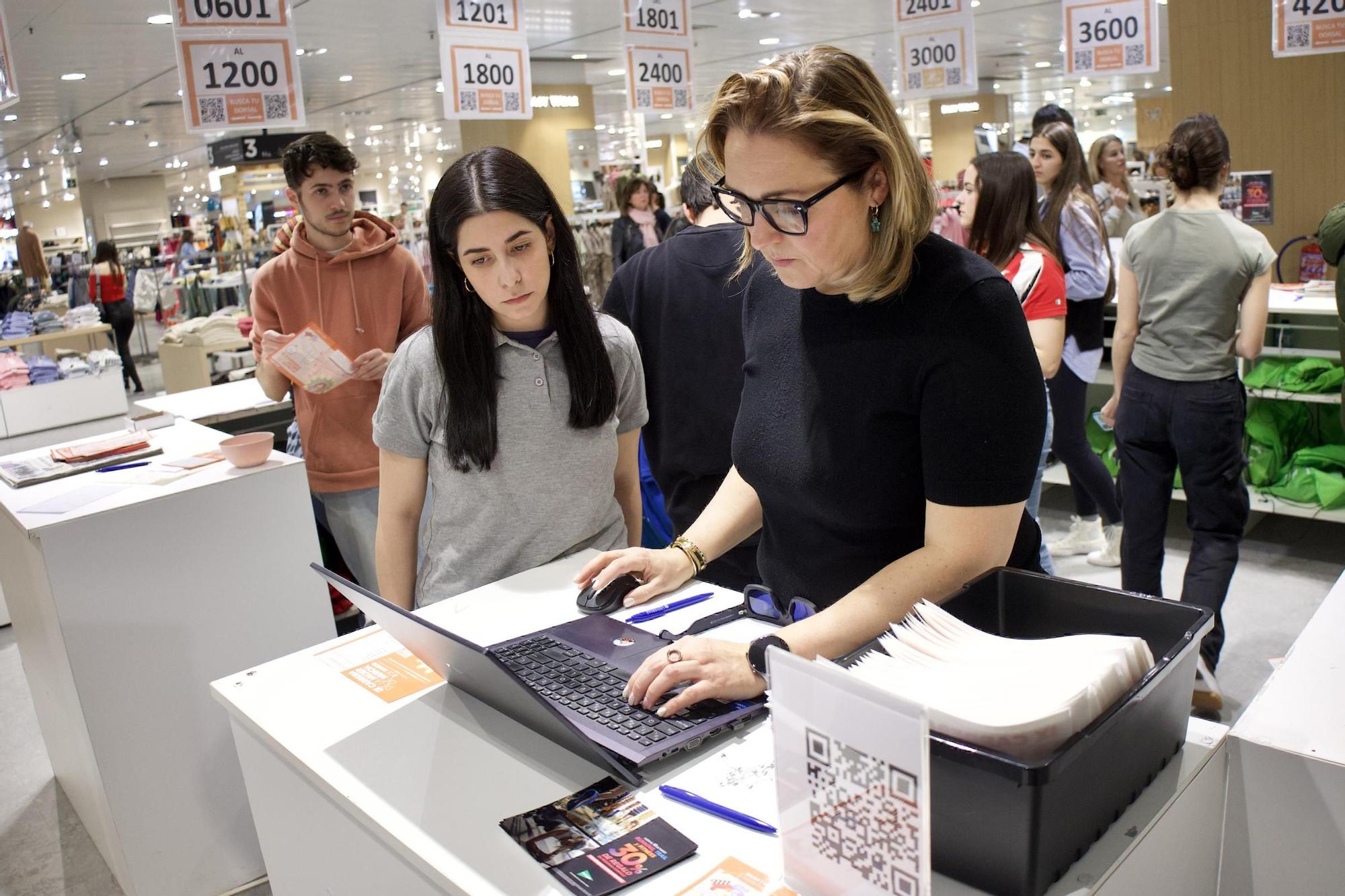 Entrega de dorsales de la Carrera de la Mujer de Murcia (sábado por la mañana)