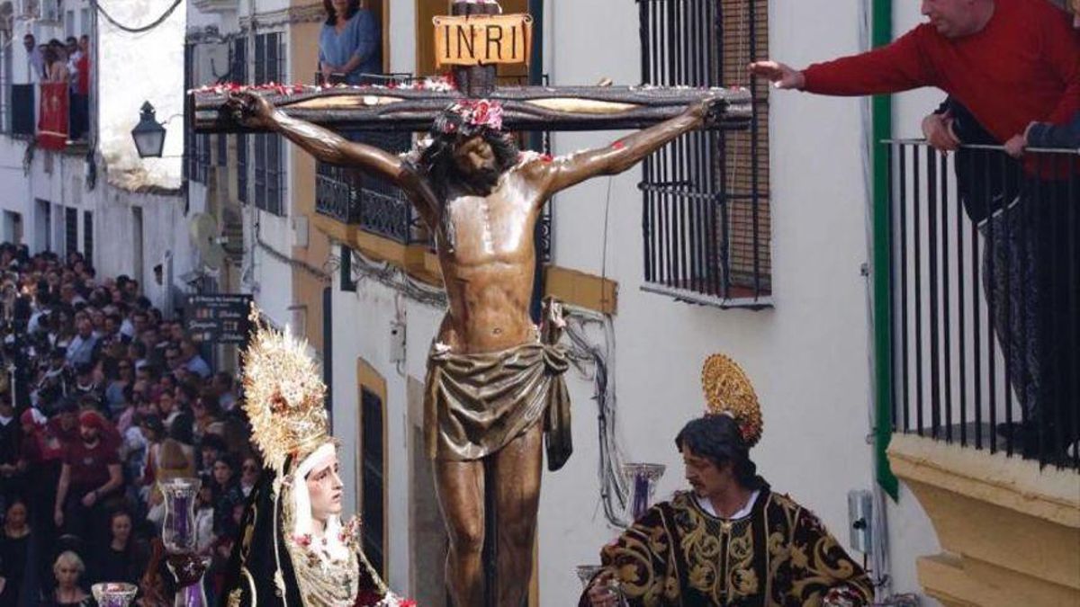 Estación de penitencia de la cofradía de las Penas de Santiago, en una imagen de archivo.