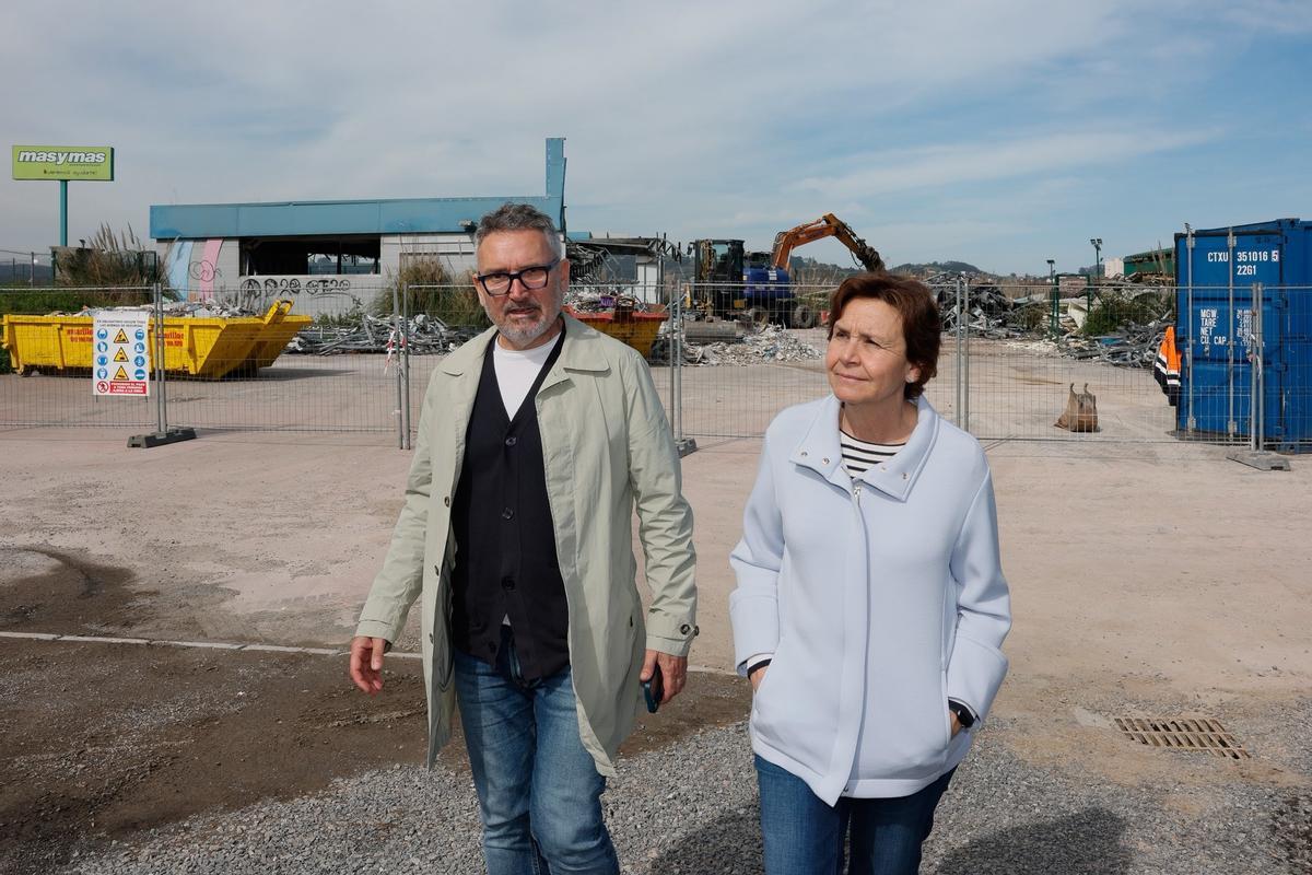Carmen Moriyón y Gilberto Villoria, este miércoles, en el Soccer World.