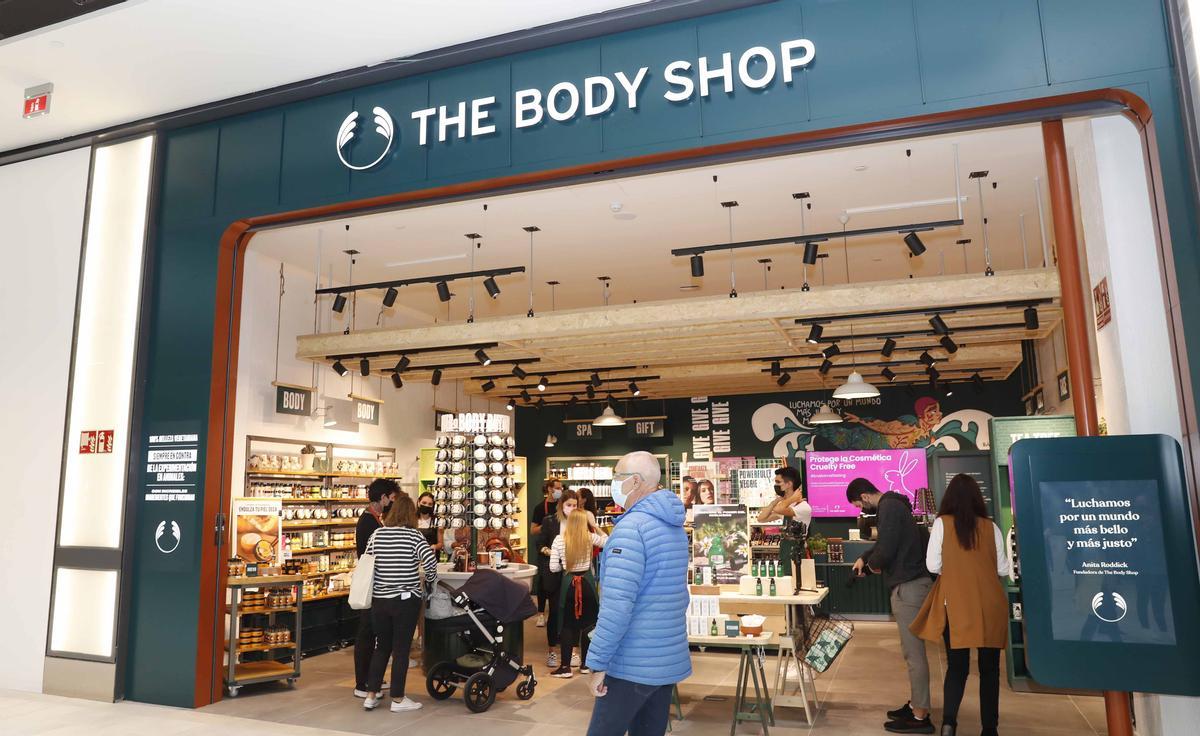 The Body Shop debuta en Vialia con un nuevo concepto en forma de taller activista y la sostenibilidad y el feminismo como claves.