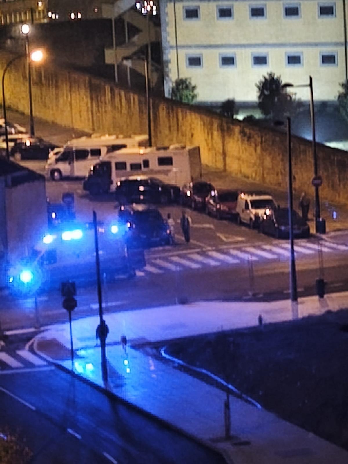 El momento de la evacuación del motorista.