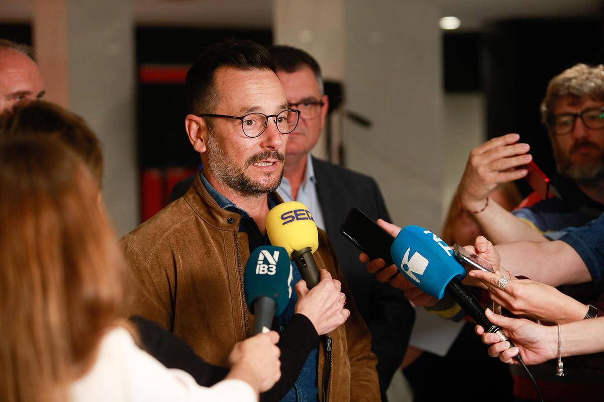 Galería del momento del escrutinio del PSOE en Ibiza Galería del momento del escrutinio del PSOE en Ibiza