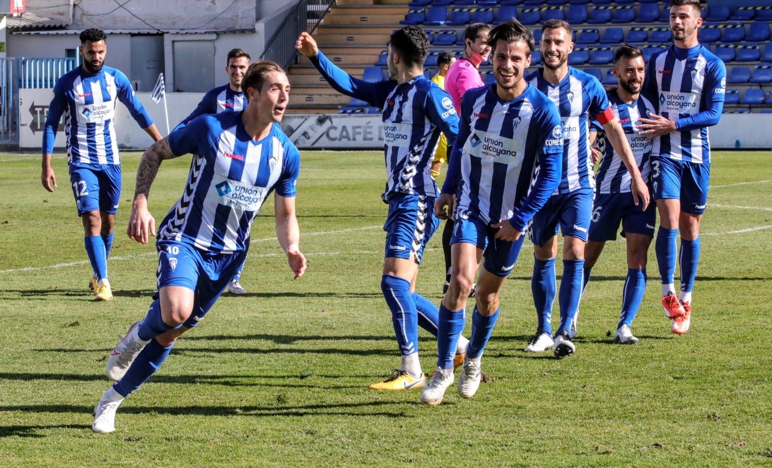 El Alcoyano - Orihuela, en imágenes