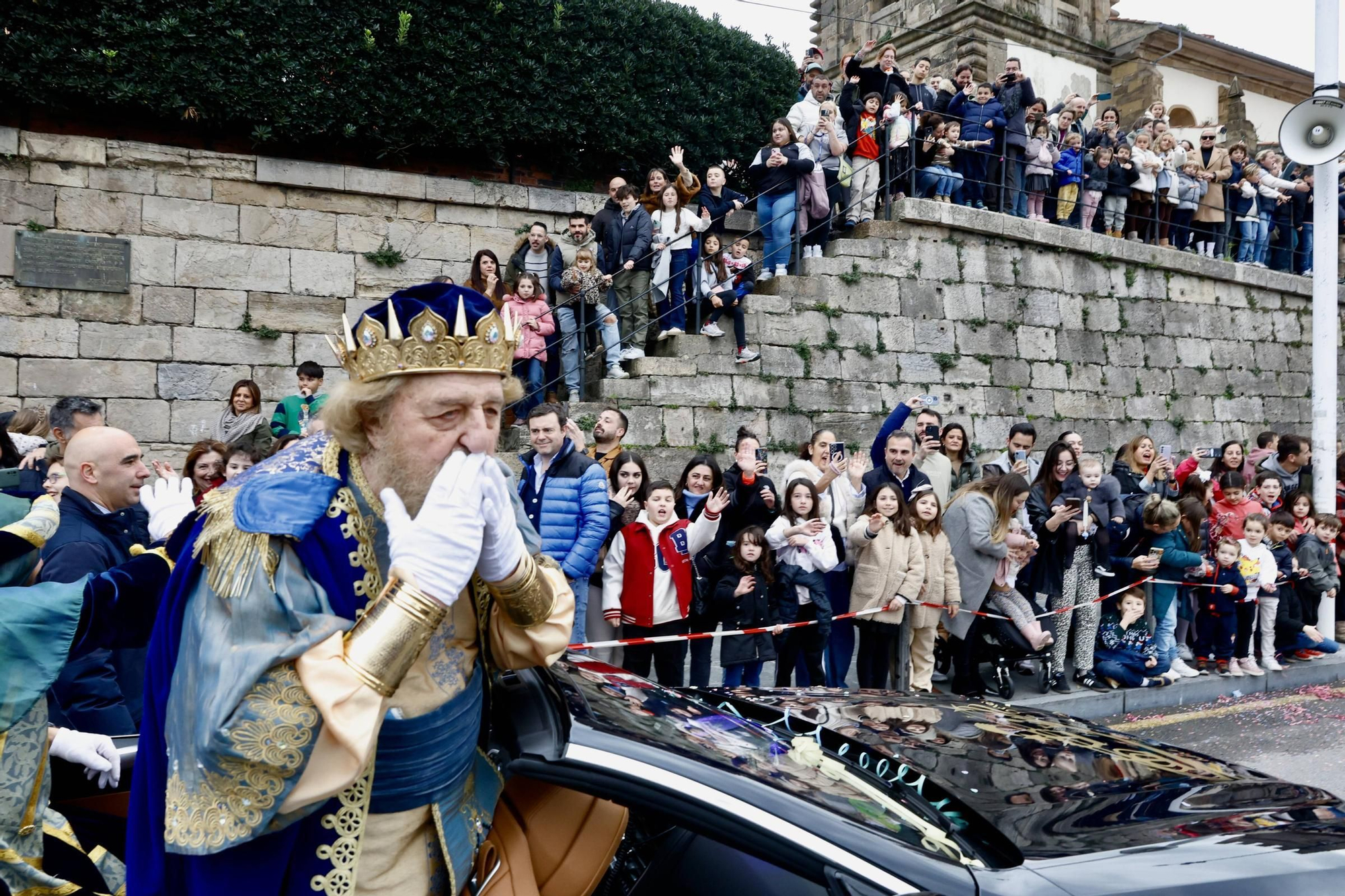 En imágenes: Los Reyes Magos desembarcan en Gijón