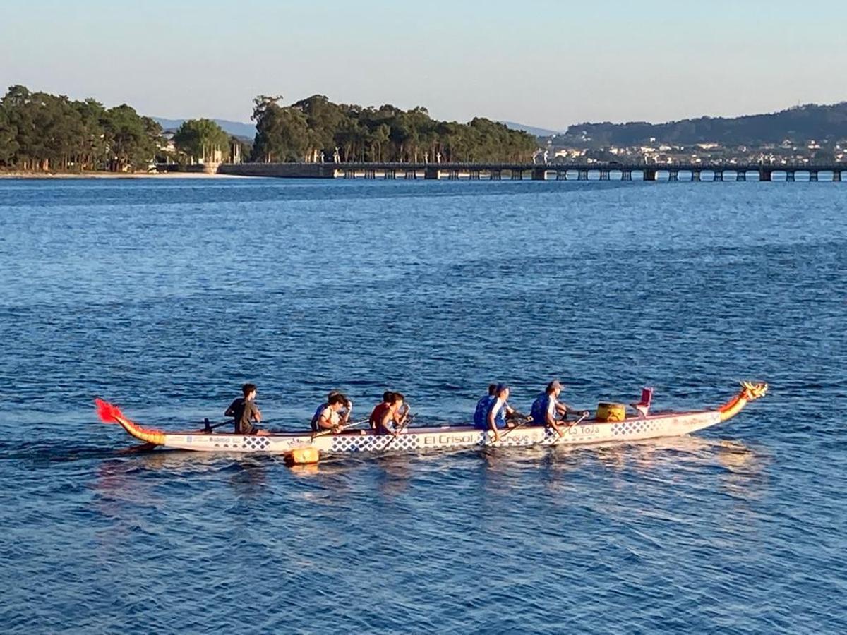 La primera edición de la Travesía Barco de Pedra.