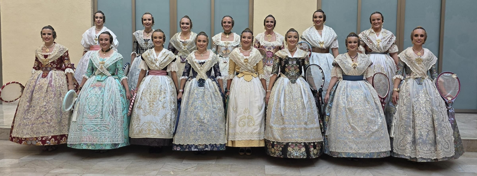 Las candidatas a Fallera Mayor de València 2026 se estrenan en la Batalla de Flores