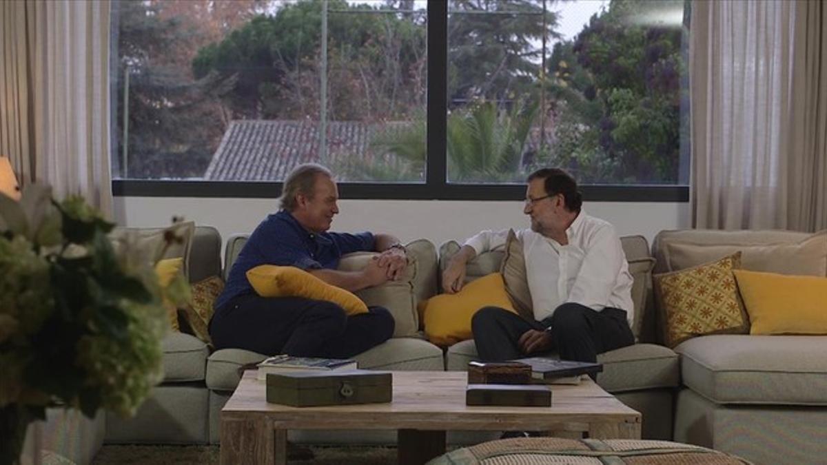 Mariano Rajoy ,con Bertin Osborne, en el programa 'En tu casa o en la mía' de TVE