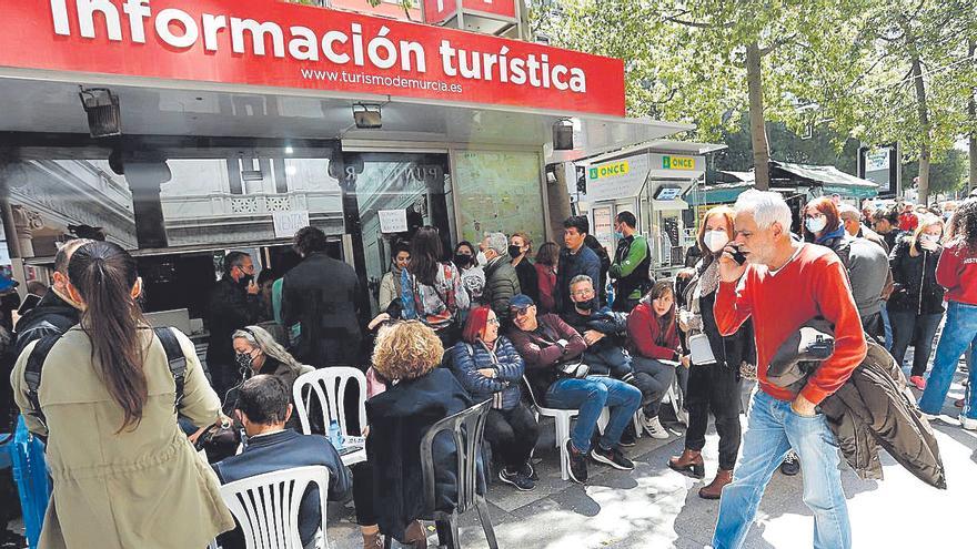 El Ayuntamiento de Murcia atenderá en las pedanías las reclamaciones por el caos de las sillas