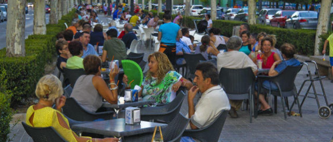 El aspecto de una terraza de la avenida de la Hispanidad durante el pasado fin de semana