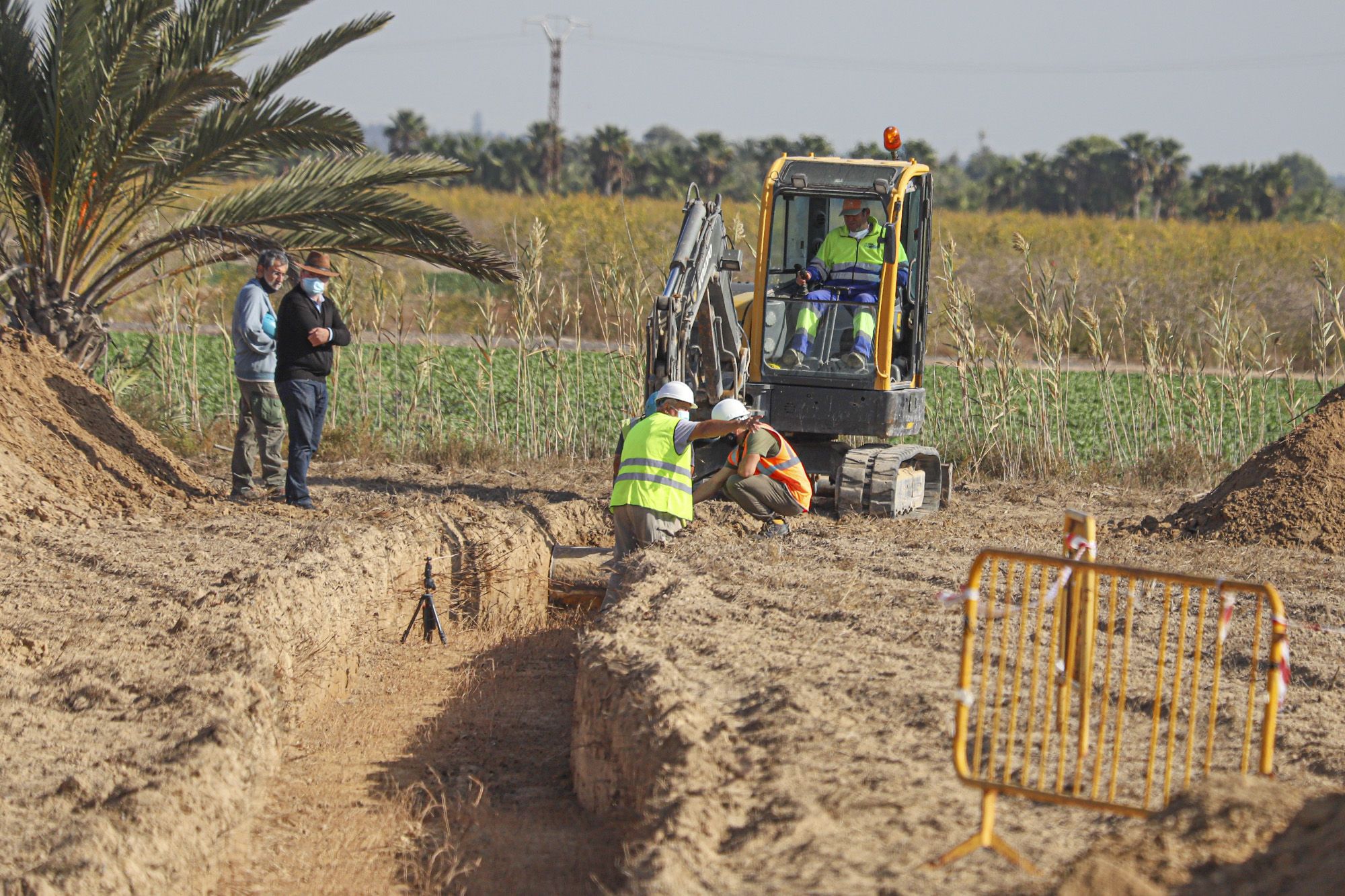 Excavaciones en el campo de concentración de Albatera para localizar una fosa común