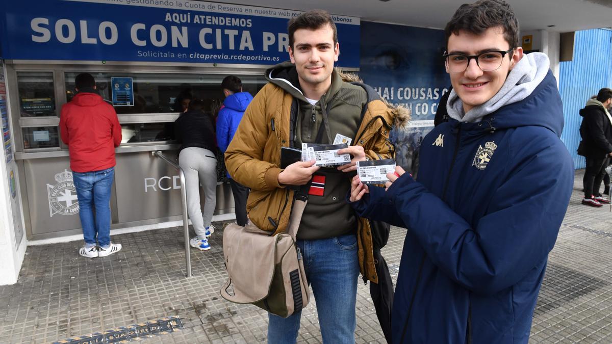 Colas en Riazor por las entradas para el Cultural-Deportivo en León