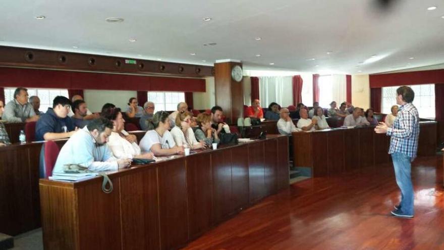 El Grupo de Acción Costeira Ría de Pontevedra, durante su reunión.