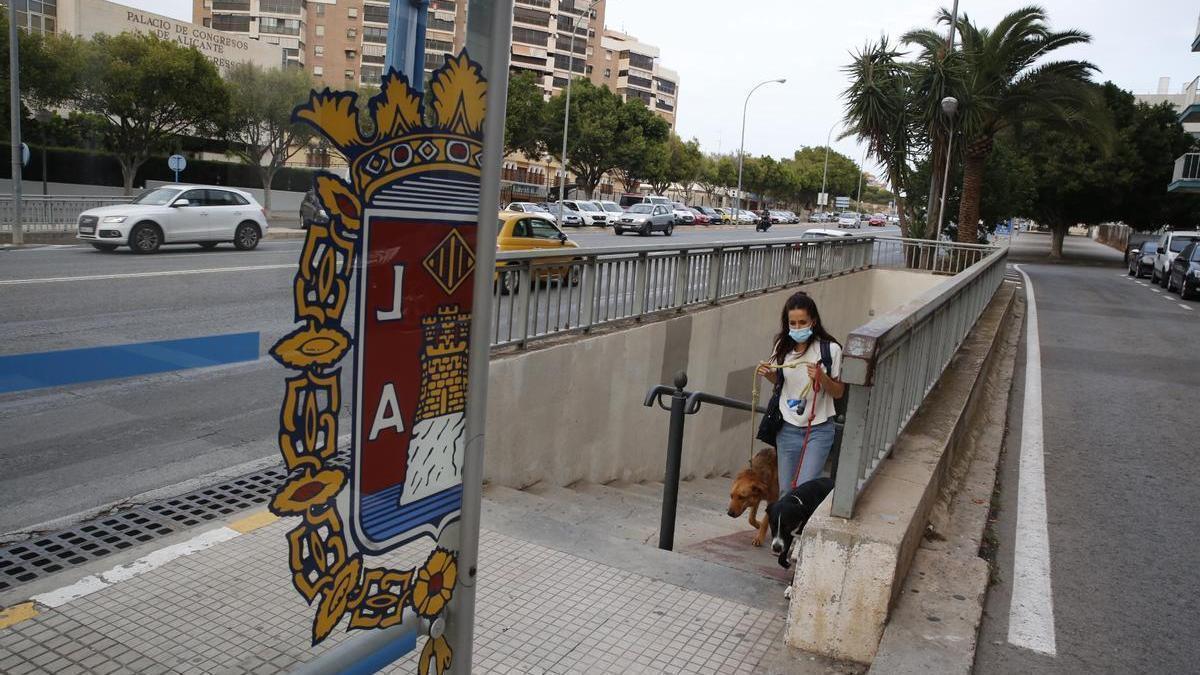 Actualmente, los barrios están unidos por un paso subterráneo