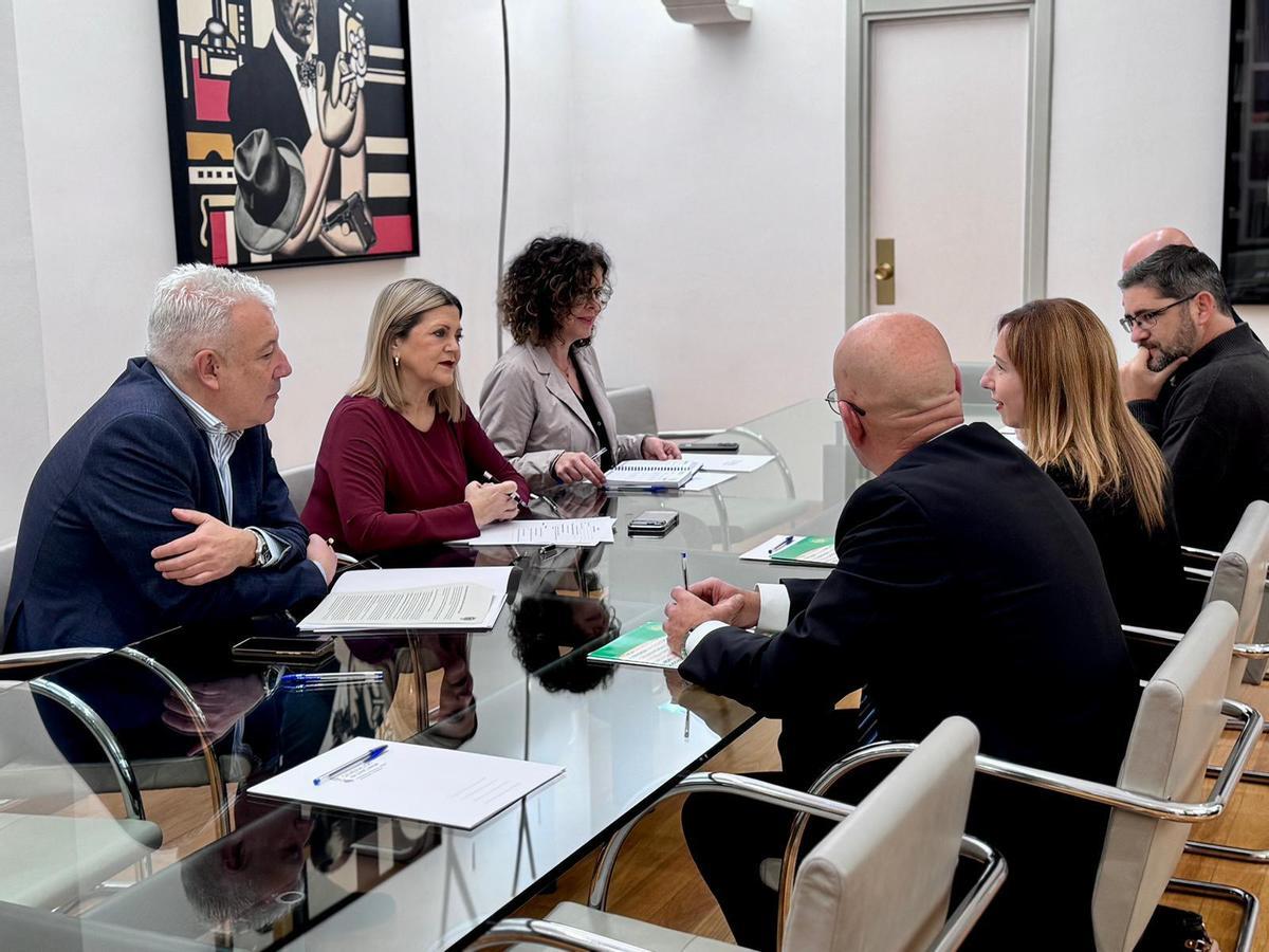 Las familias de la concertada, con los representantes autonómicos de Educación