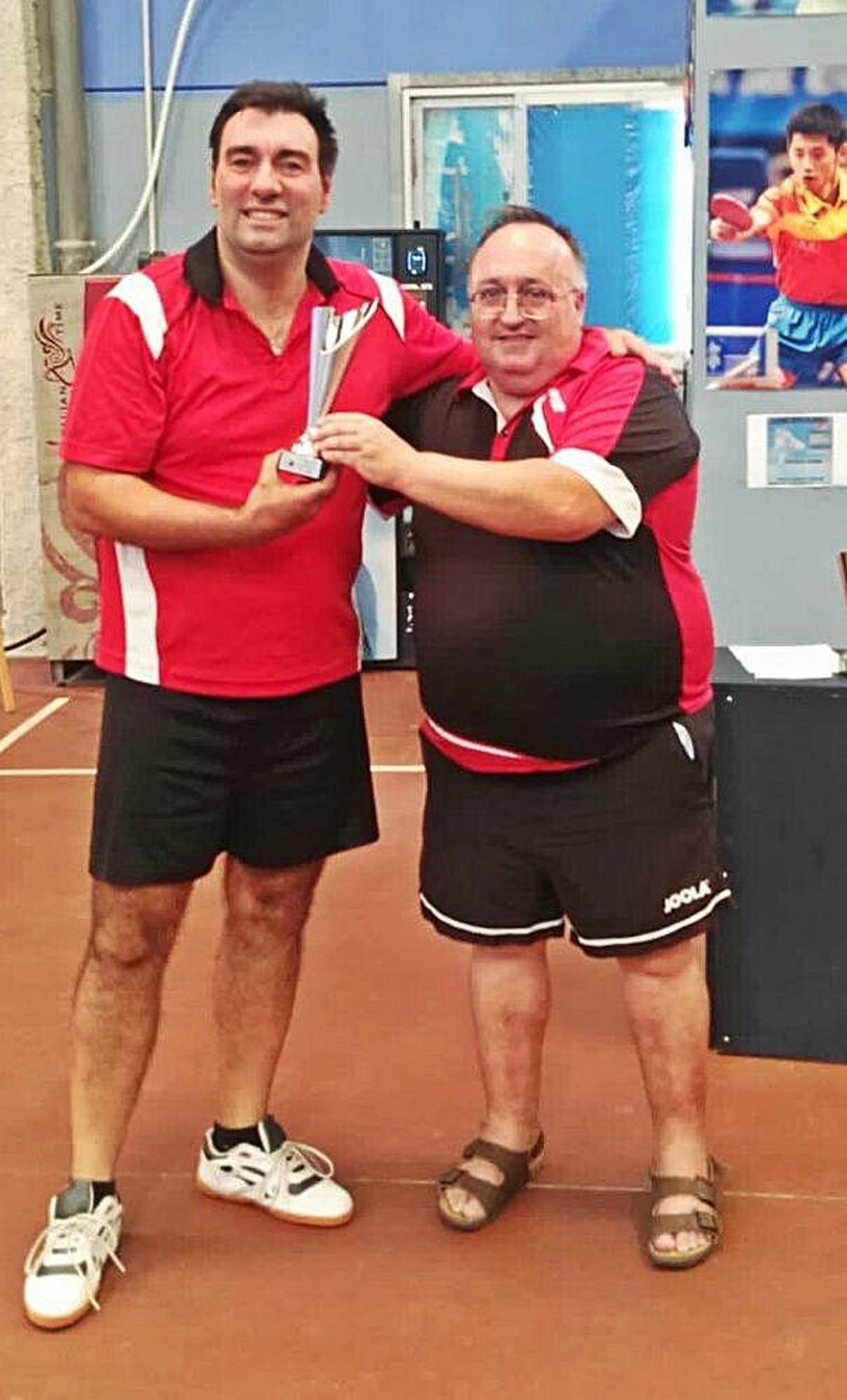 Los palistas veteranos del Corriol Oliva triunfan tras el Covid-19
