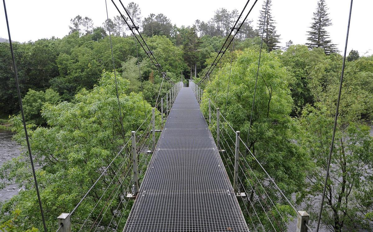 Puente colgante de O Xirimbao en Teo (A Coruña)