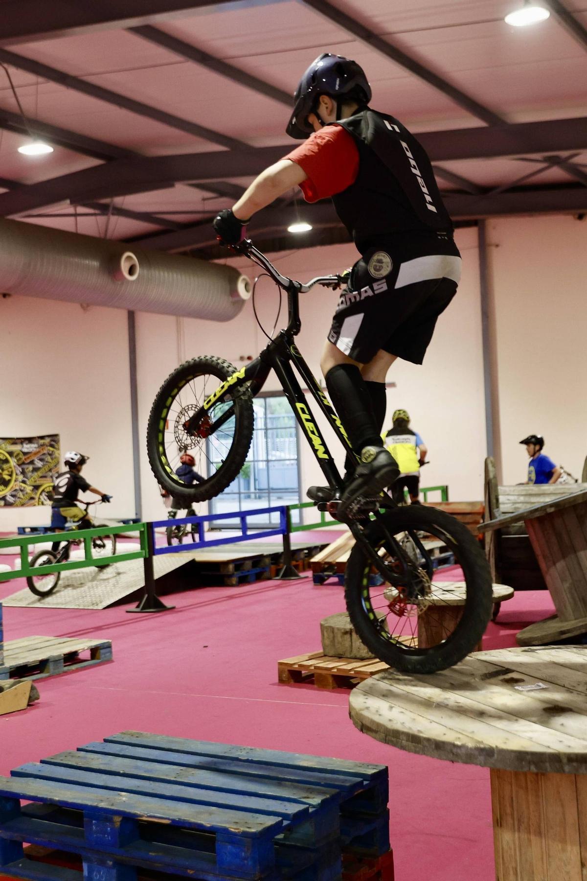 El inicio del "Asturias Bike Weekend" en Gijón, en imágenes