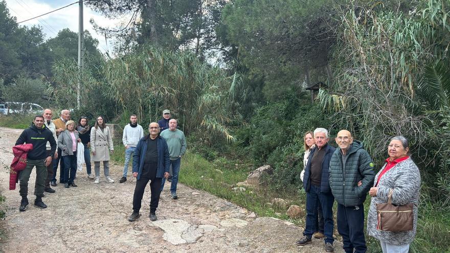 Vecinos de Albalat lamentan el abandono de su urbanización