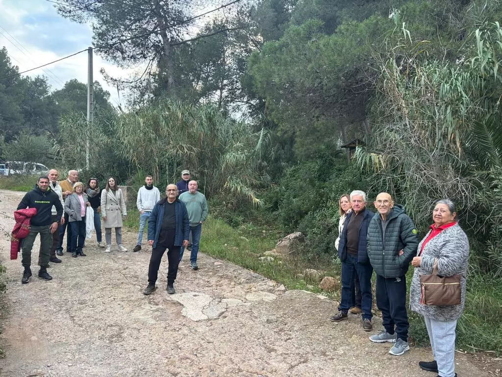 Vecinos de Albalat lamentan el abandono de su urbanización