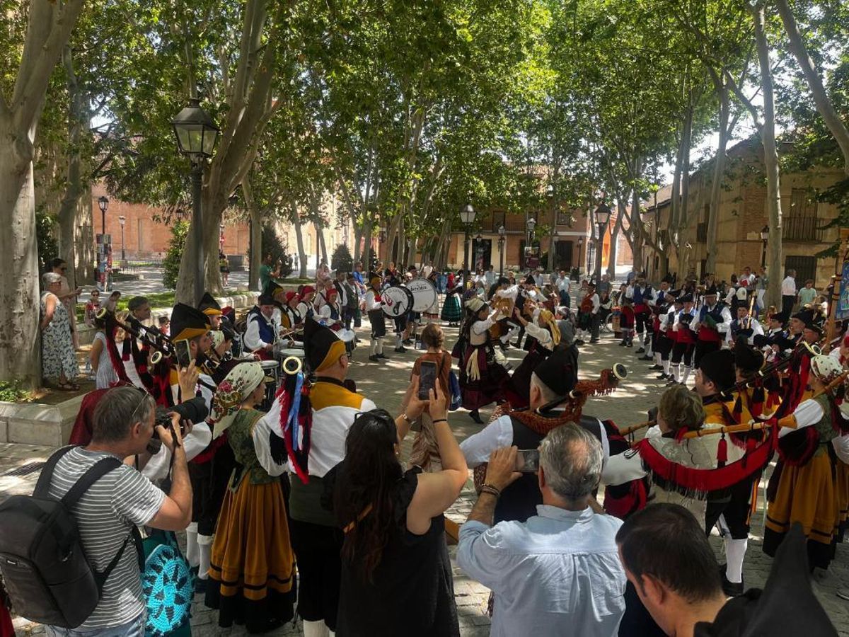 La celebración, ayer, de la Casa de Asturias en Alcalá de Henares.
