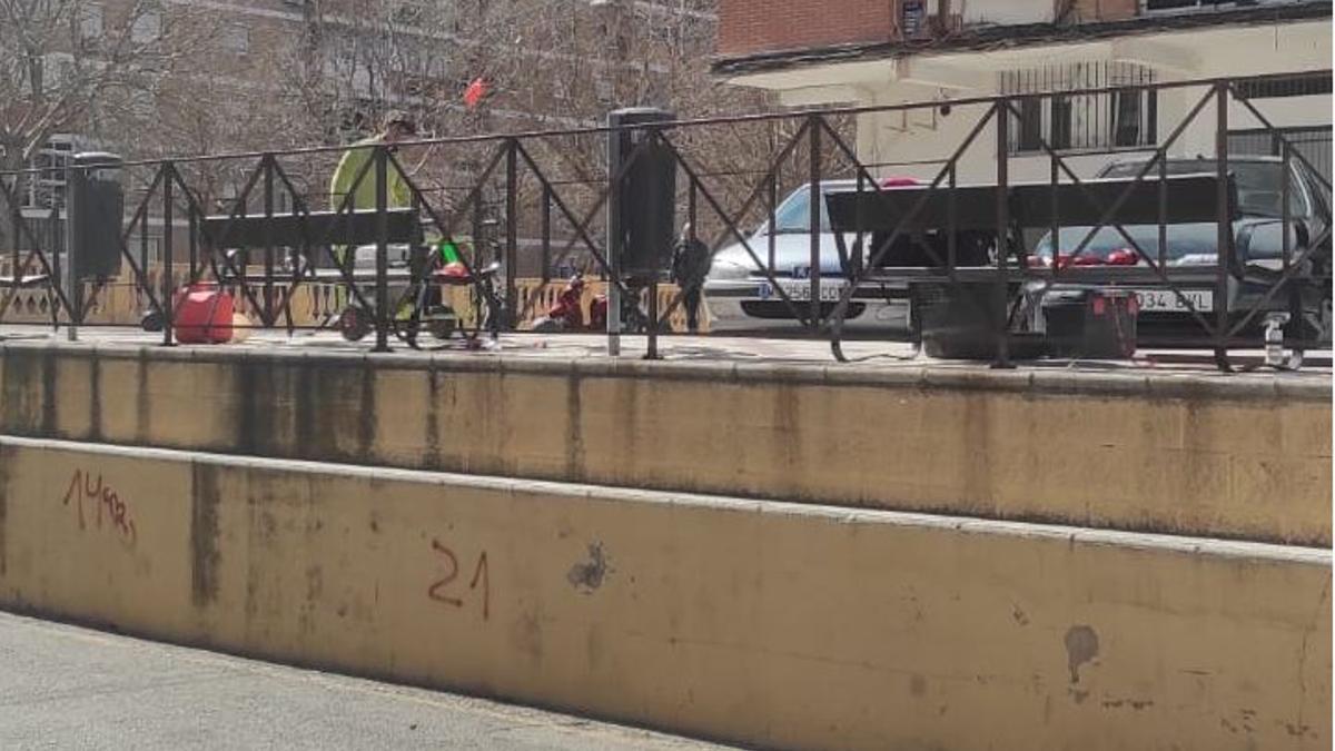 La barandilla de calle Jerusalén, en Nuevo San Andrés, fue reparada ayer, después de desplomarse a la calle.