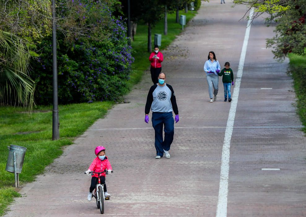 Los niños vuelven a llenar parques y calles