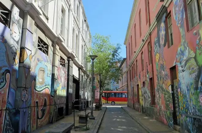 Valparaíso: arte callejero y la casa de neruda