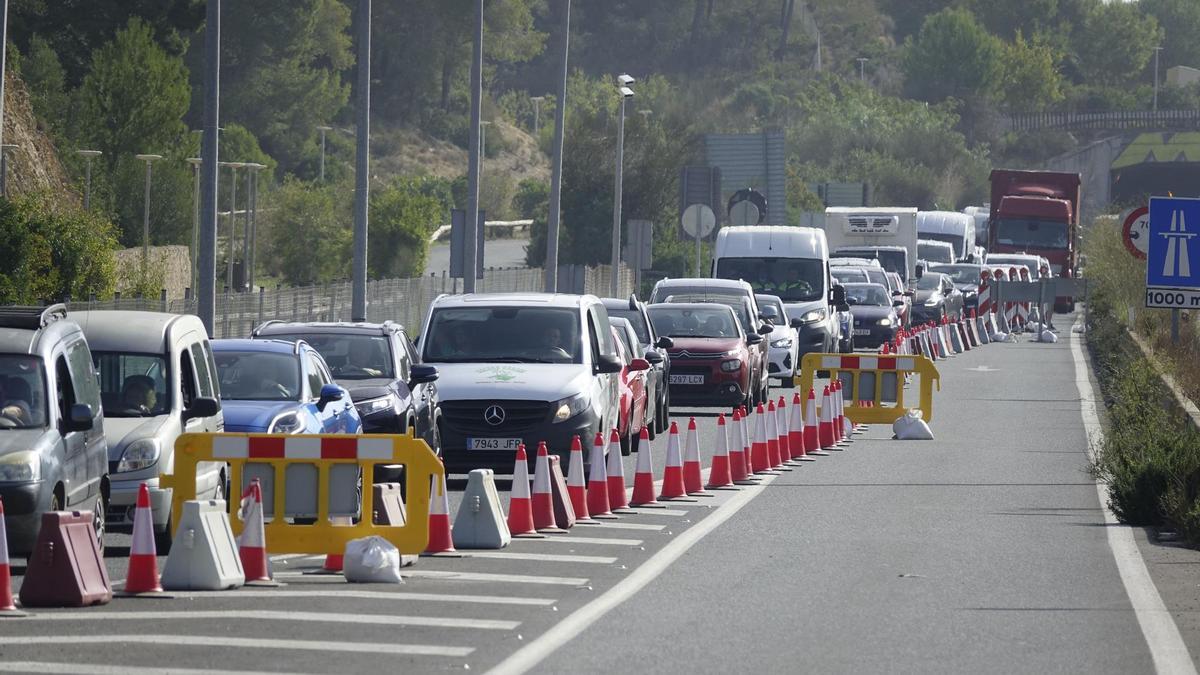 Vuelven los atascos por las obras del túnel de Son Vic