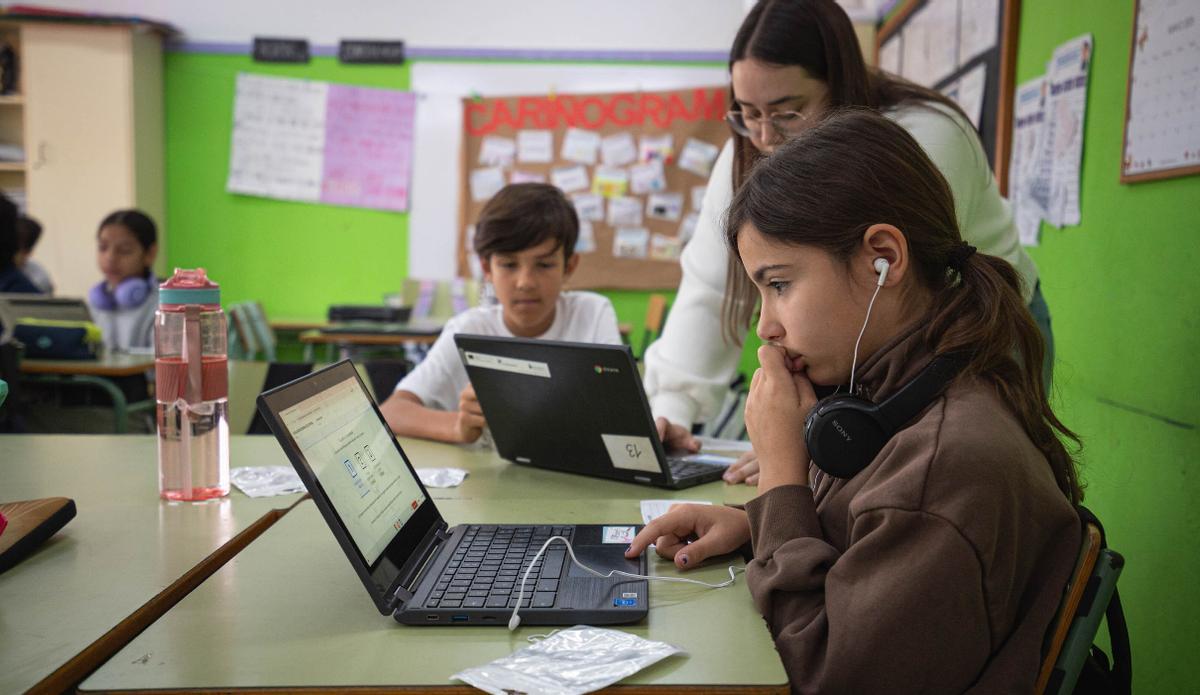 Varios alumnos del CEIP El Toscal-Longuera, en Los Realejos, se enfrenta a la prueba estatal de nivel.