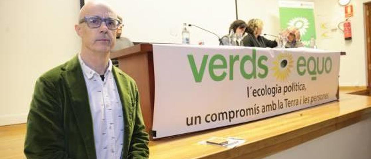 Álvaro, en la primera asamblea de Verds tras cesar en el Consell.