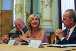 Málaga y la Academia firman el acuerdo para celebrar los Goya en el Carpena