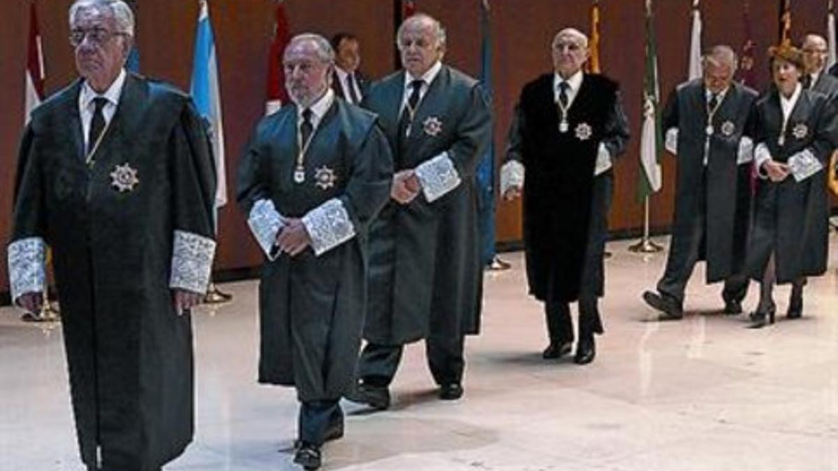 Miembros del TC, en una toma de posesión, en junio, en Madrid.