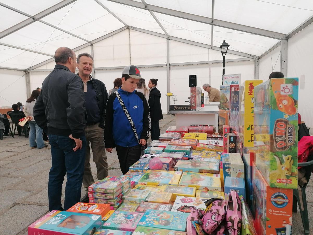 GALERÍA | La Feria del Libro de Toro, una cita con la cultura