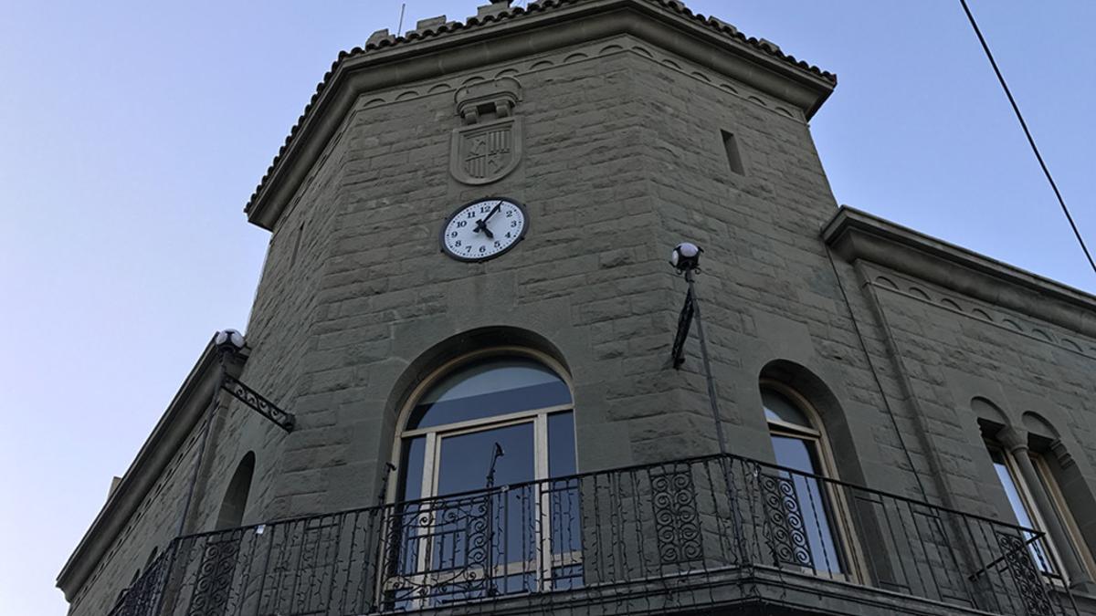 La fachada del Ayuntamiento de Parets.