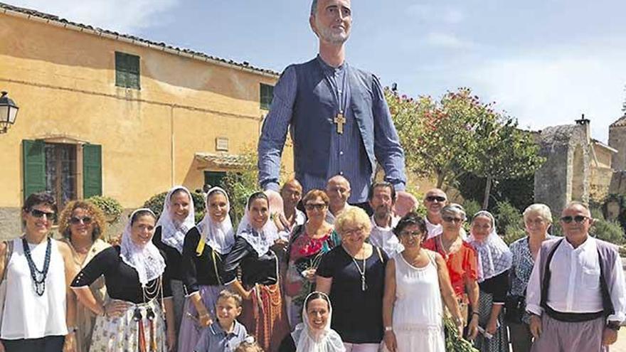 El Pare Pere Riera, nuevo &#039;gegant&#039; de la &#039;Joia del Pla&#039; de Ariany