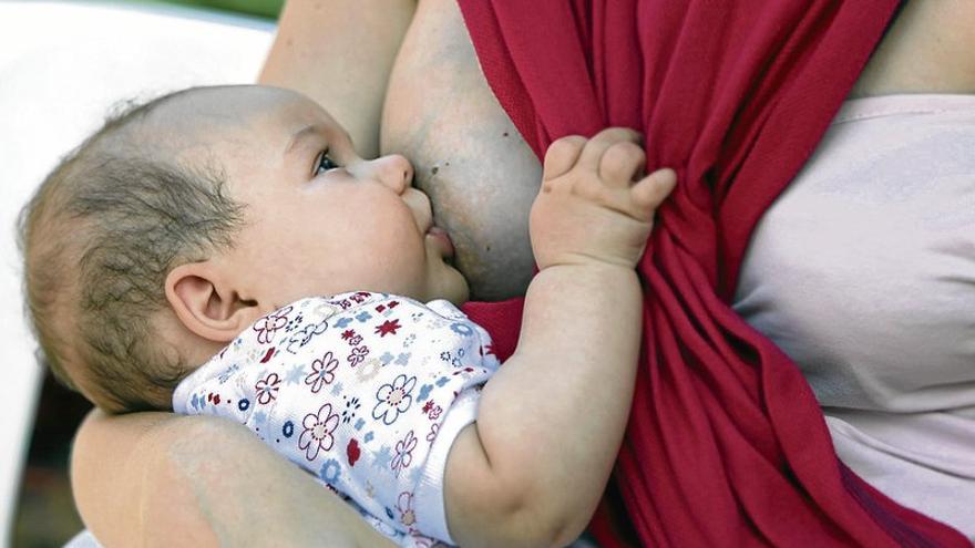 Reúnen 5.000 firmas para exigir más matronas en los hospitales