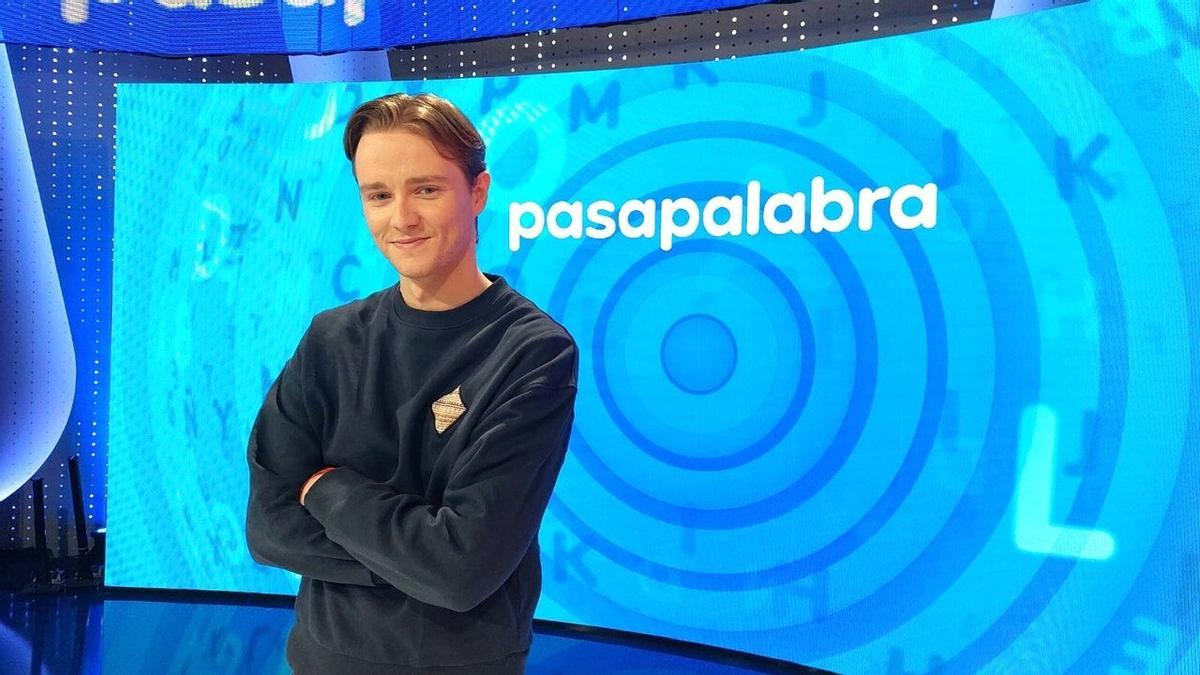 Manu acepta la propuesta de Roberto Leal que revolucionará Pasapalabra: "Si me das un papel"