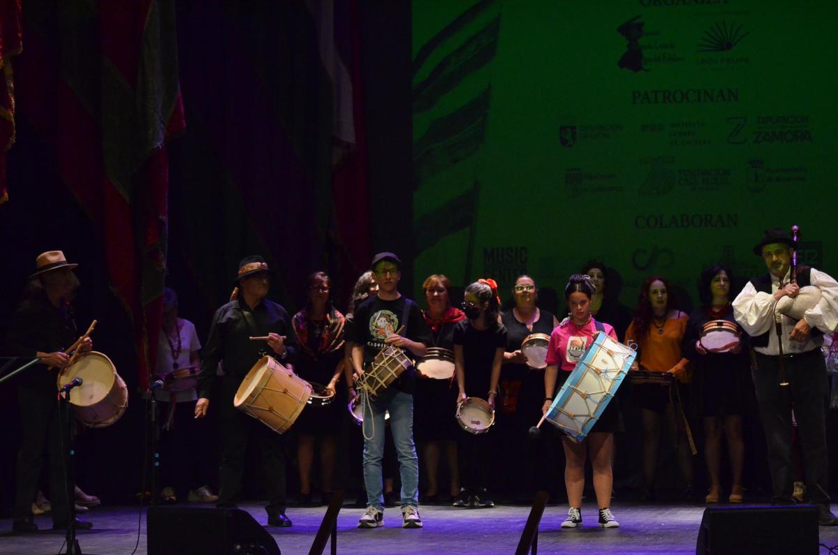 Una de las galas pasadas de los Premios MT, en el Teatro Reina Sofía de Benavente. / E. P.