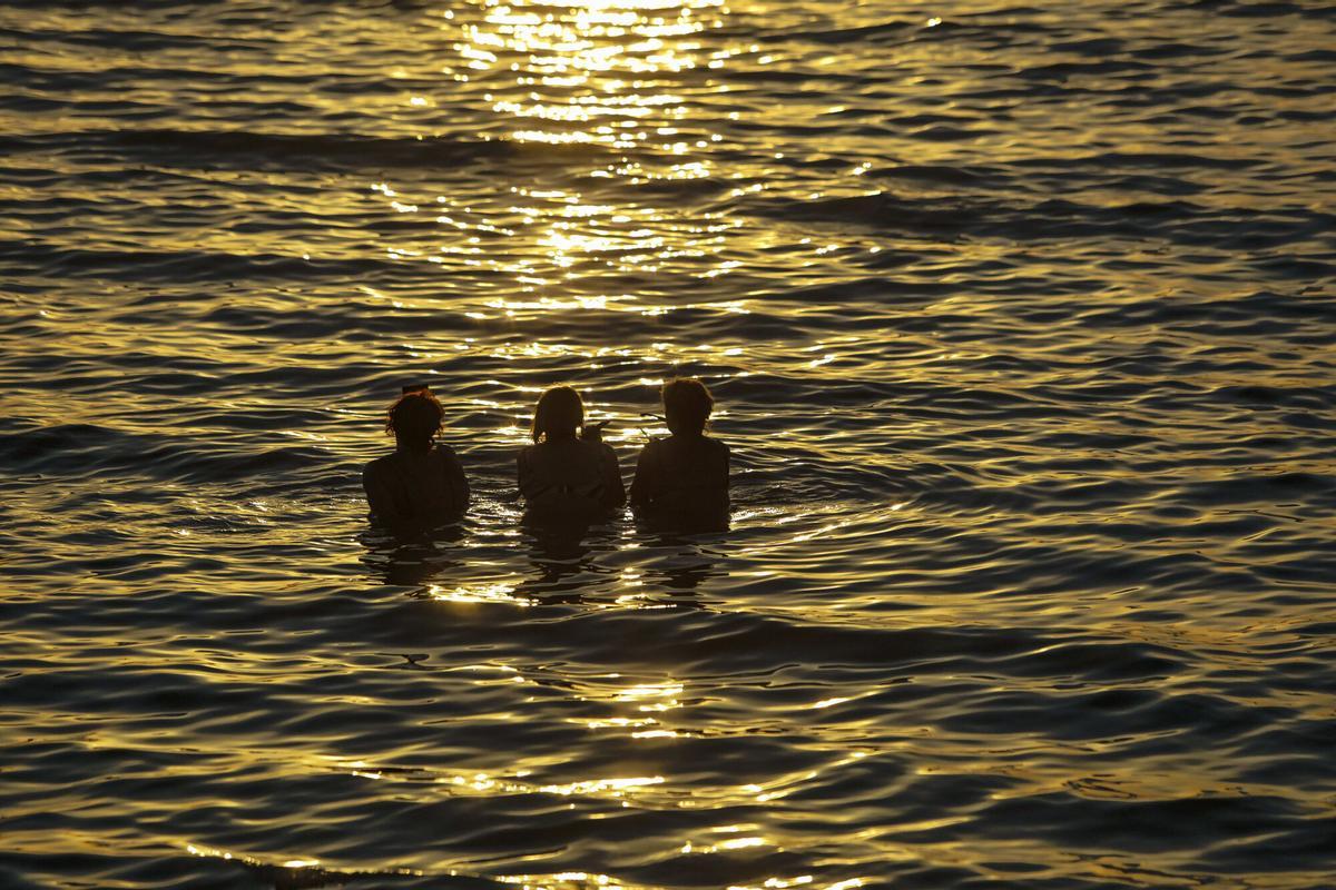 Las imágenes del eclipse del siglo en Mallorca (Playa de Palma)