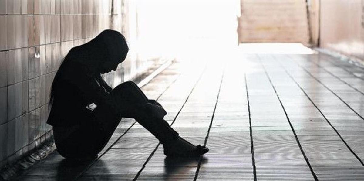 La depressió pot conduir els adolescents a l'aïllament i a mostrar un comportament conflictiu.