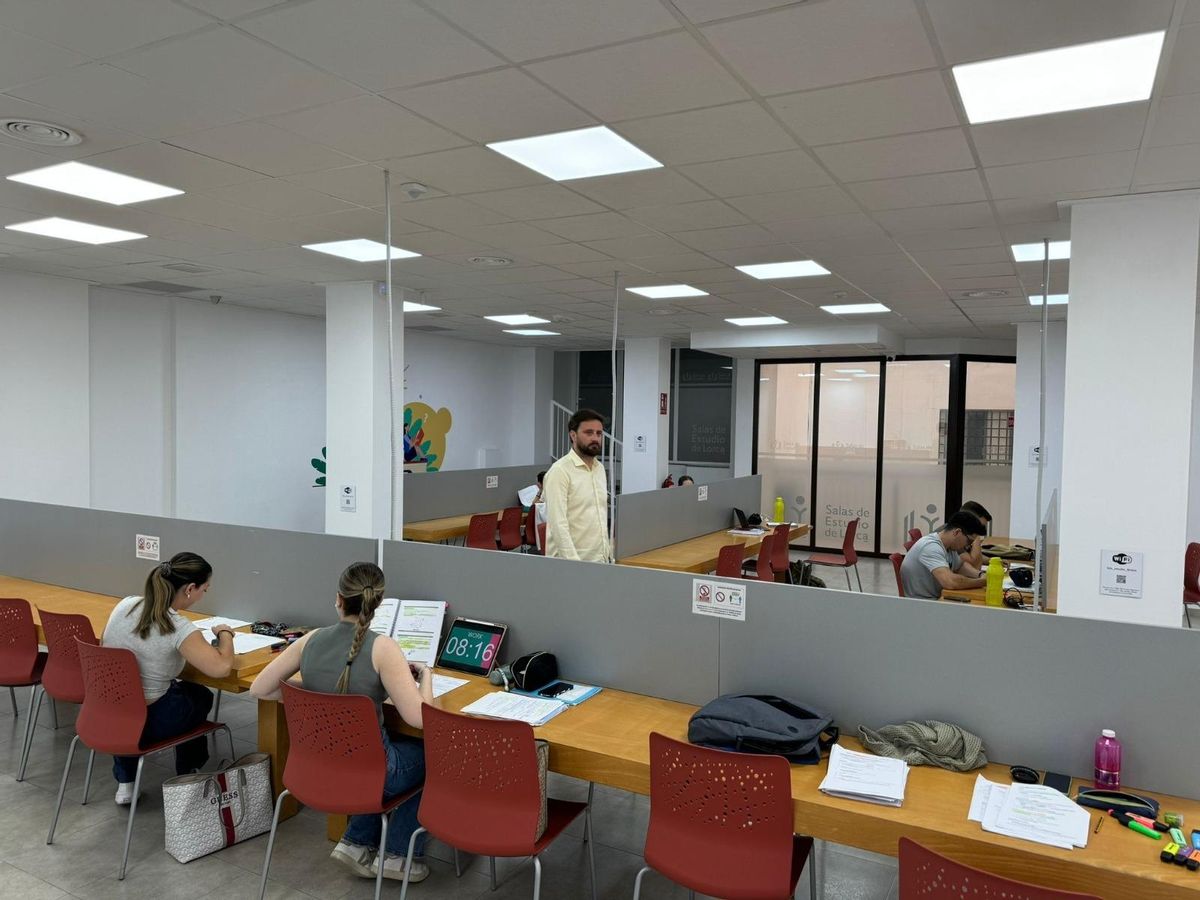 Antonio David Sánchez en la sala de estudio de la plaza del Ibreño, en una imagen de archivo.